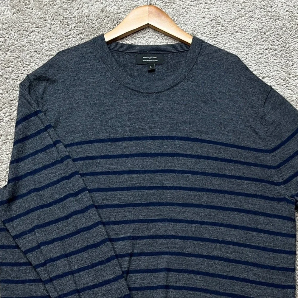 Banana Republic Sweater Men Large Gray Navy Blue Long Sleeve Striped Merino Wool